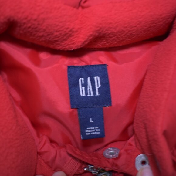 Gap Womens Puffer Vest Size Medium Red Faux Fur Hood Down Imitation - Picture 7 of 9